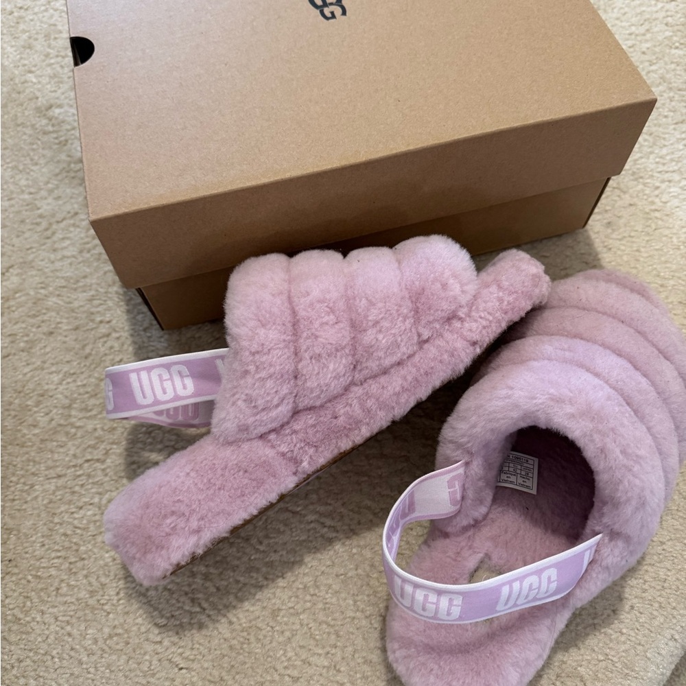 UGG Women's Pink Fluffy Slippers- never worn
